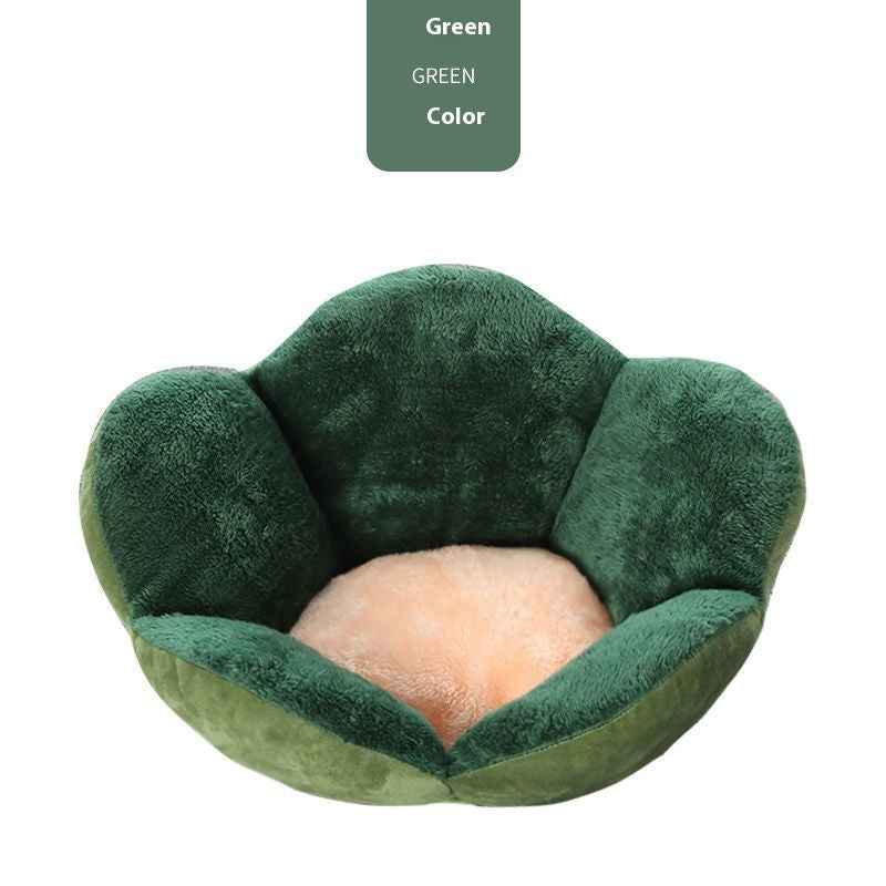 Paw-shaped pet bed size and cushion detail