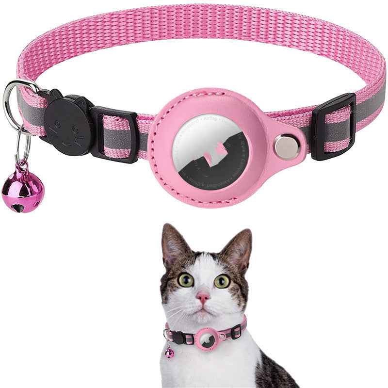 Pet collar tracker holder feature view
