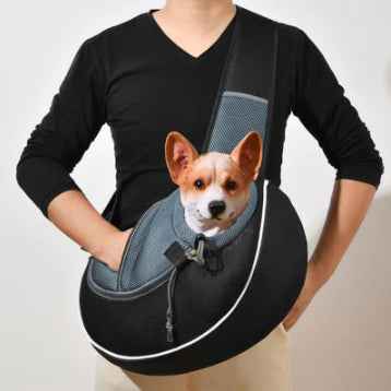 Portable crossbody pet carrier detail