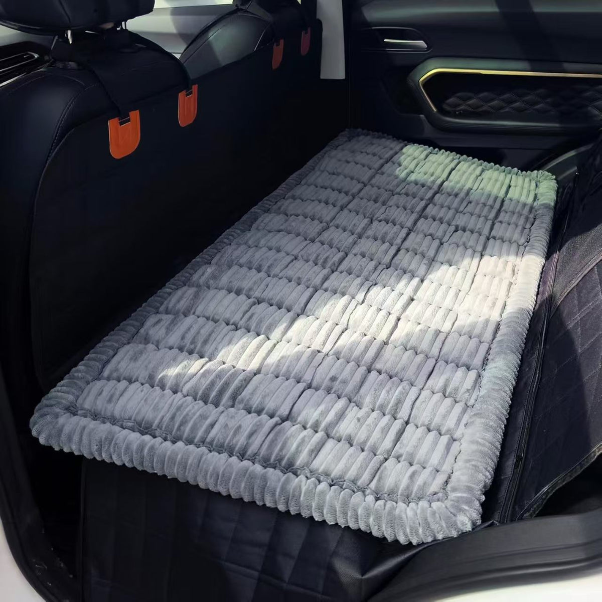 Backseat dog travel mat product view